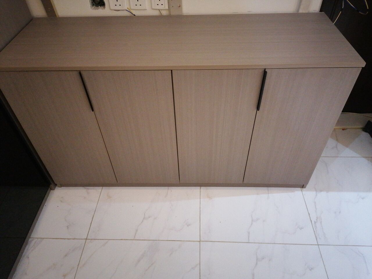 Abraq Ul Raghama, Furniture, SAR 1000,  LCD  Table Stylish