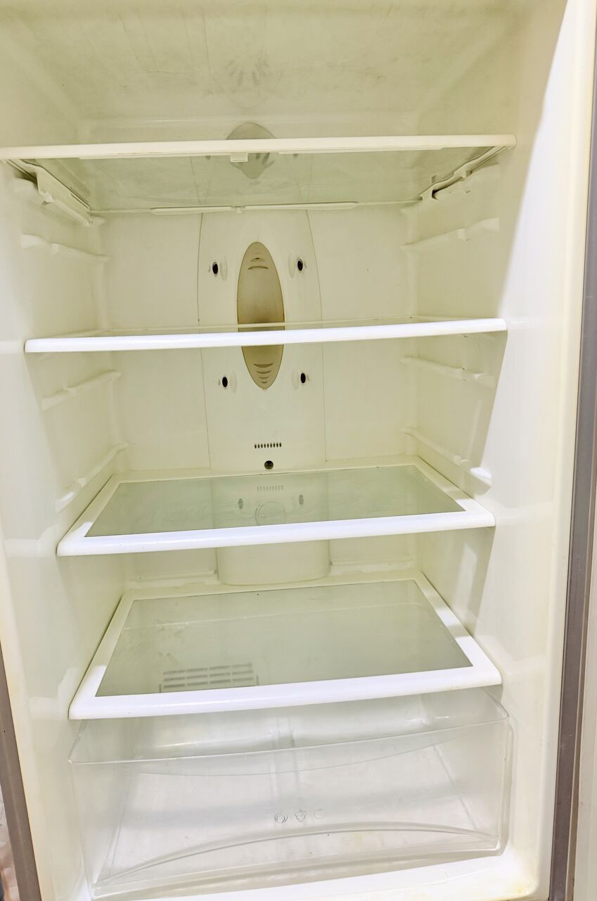 Al Malaz, Appliances, SAR 650,  LG Refrigerator- Bottom Freezer, Fridge