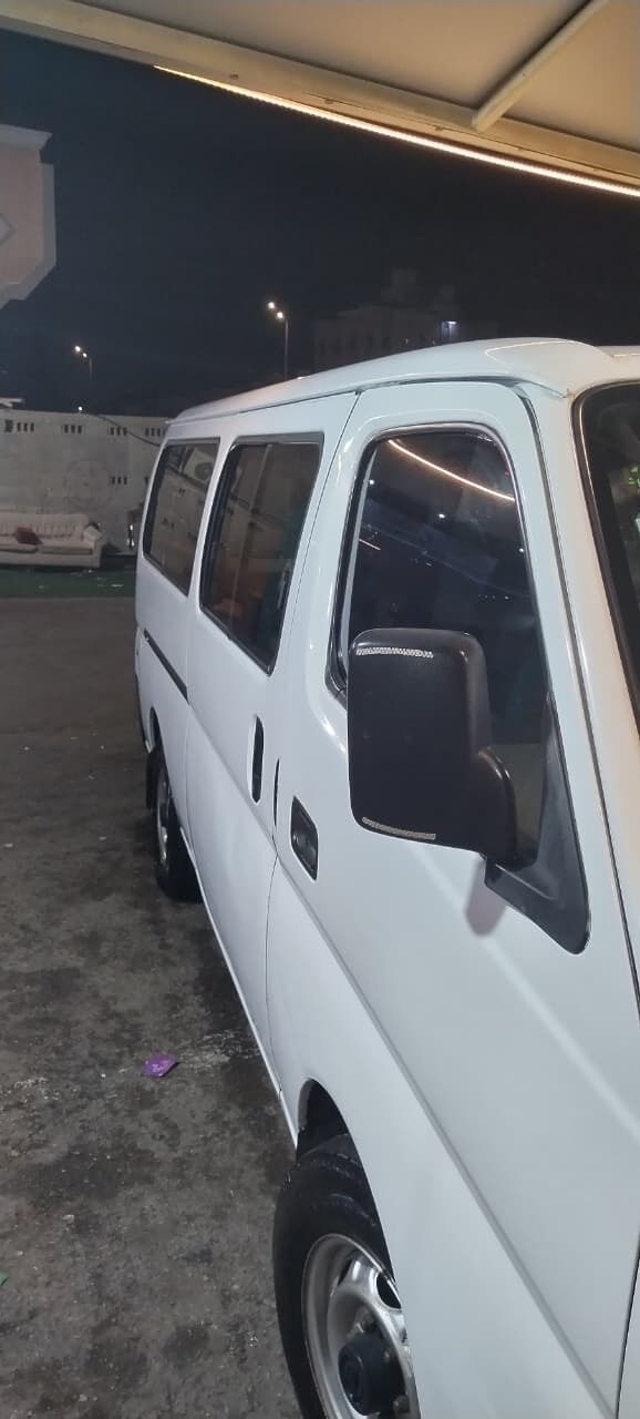 Al Jalawiyah, Vehicles, Cars & Trucks , SAR 25000,  Nissan Urvan,  2010,  Manual,  500000 KM,    MINT CONDITION Urgent Sale