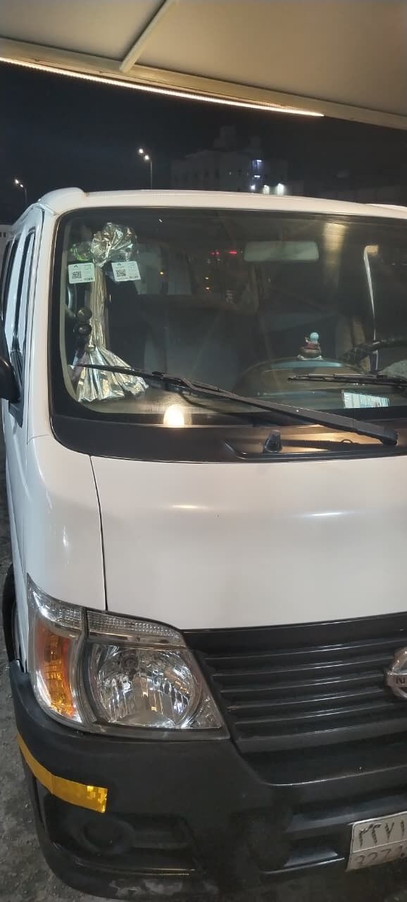 Al Jalawiyah, Vehicles, Cars & Trucks , SAR 25000,  Nissan Urvan,  2010,  Manual,  500000 KM,    MINT CONDITION Urgent Sale