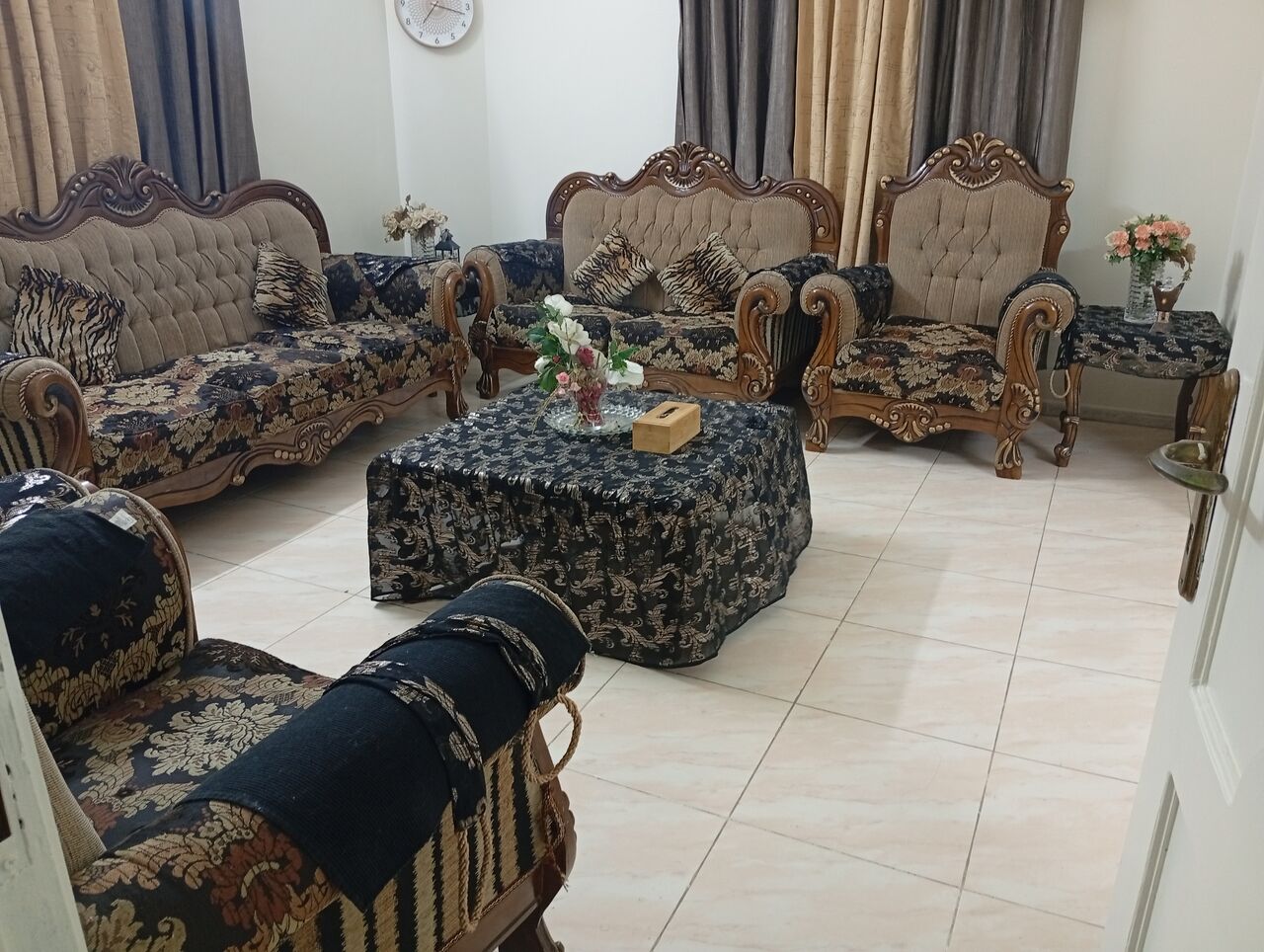 Jeddah, Furniture, SAR 350,  Heavy Duty Sofa Set 9 Seater+tables
