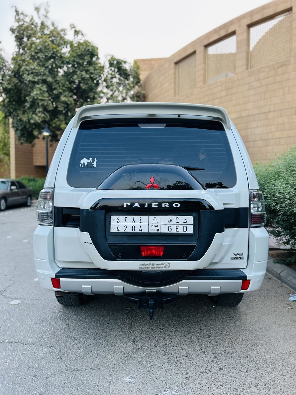 Riyadh, Vehicles, Cars & Trucks , SAR 51000,  Mitsubishi Pajero,  2019,  Automatic,  300000 KM,    MODEL V6 3.5 4x4 FULL OPTION SUV CAR FOR SALE