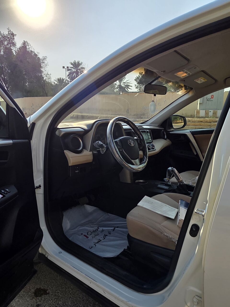 Riyadh, Vehicles, Cars & Trucks , SAR 42000,  Toyota RAV4,  2015,  Automatic,  273000 KM,
