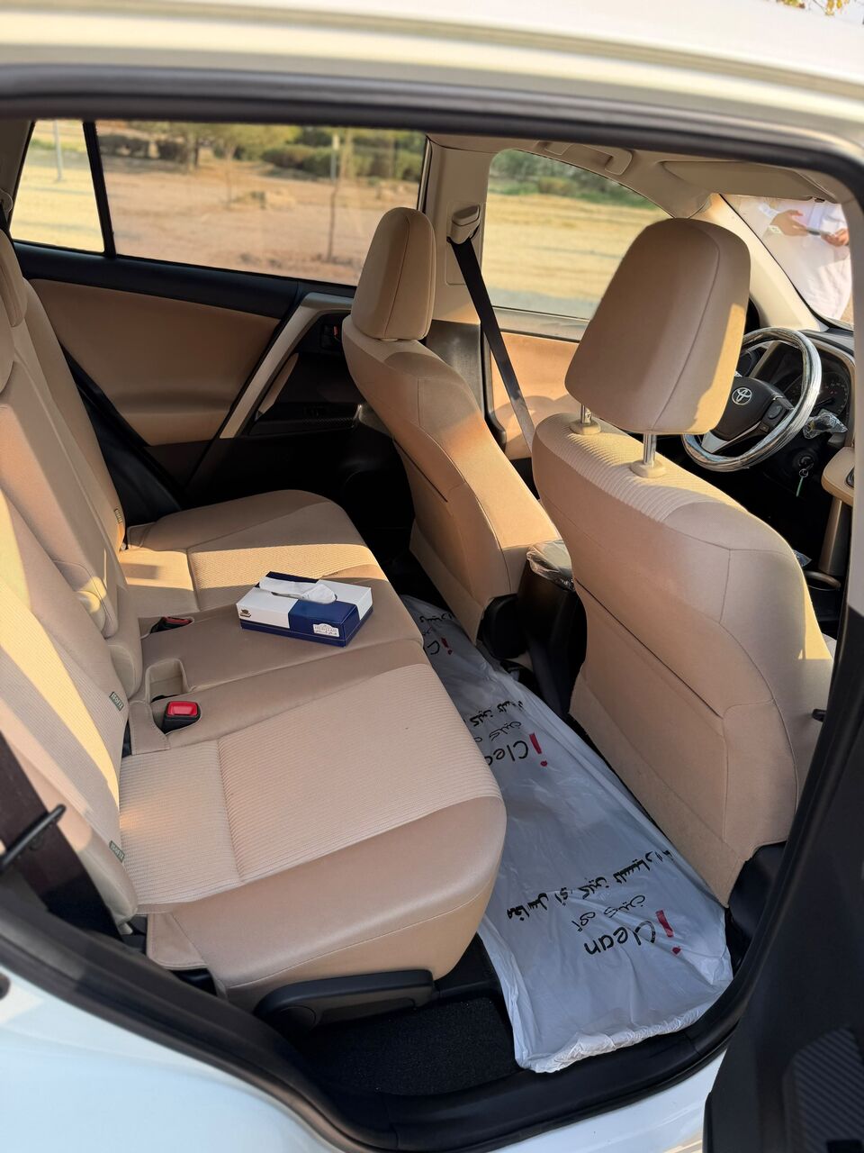 Riyadh, Vehicles, Cars & Trucks , SAR 42000,  Toyota RAV4,  2015,  Automatic,  273000 KM,