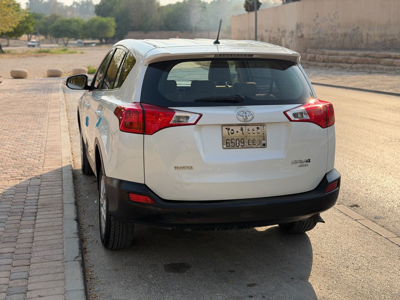 Riyadh, Vehicles, Cars & Trucks , SAR 42000,  Toyota RAV4,  2015,  Automatic,  273000 KM,