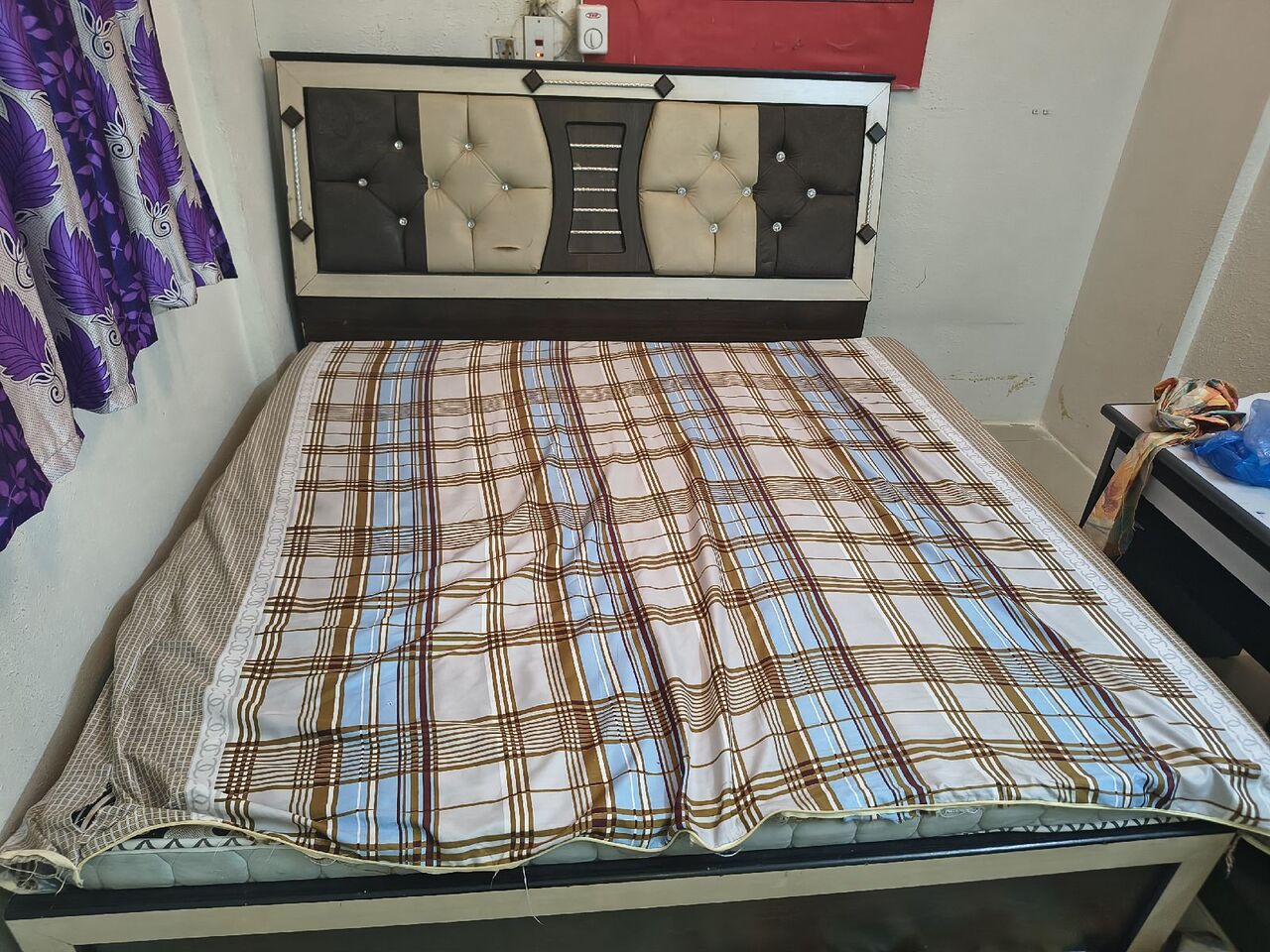 Hara, Furniture, SAR 500,  Bed With Matress & Dressing Table.
