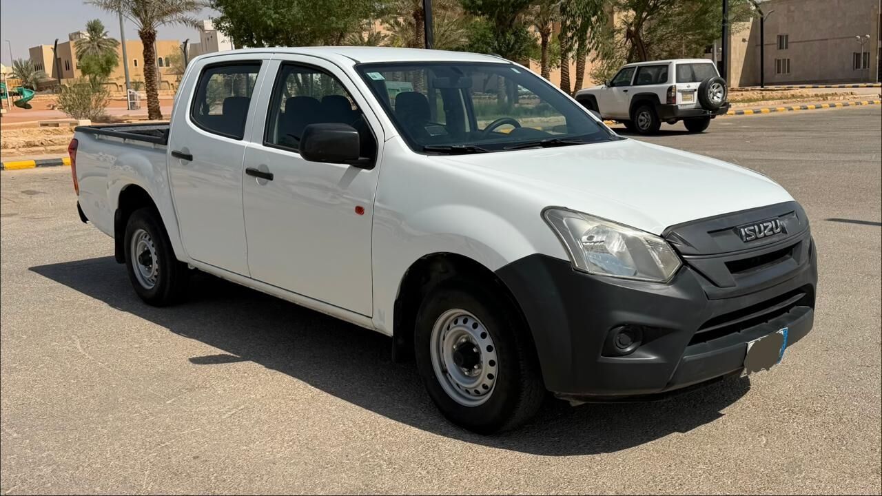 Riyadh, Vehicles, Cars & Trucks , SAR 49000,  Isuzu D-MAX,  2022,  Automatic,  140000 KM,   2-Cab