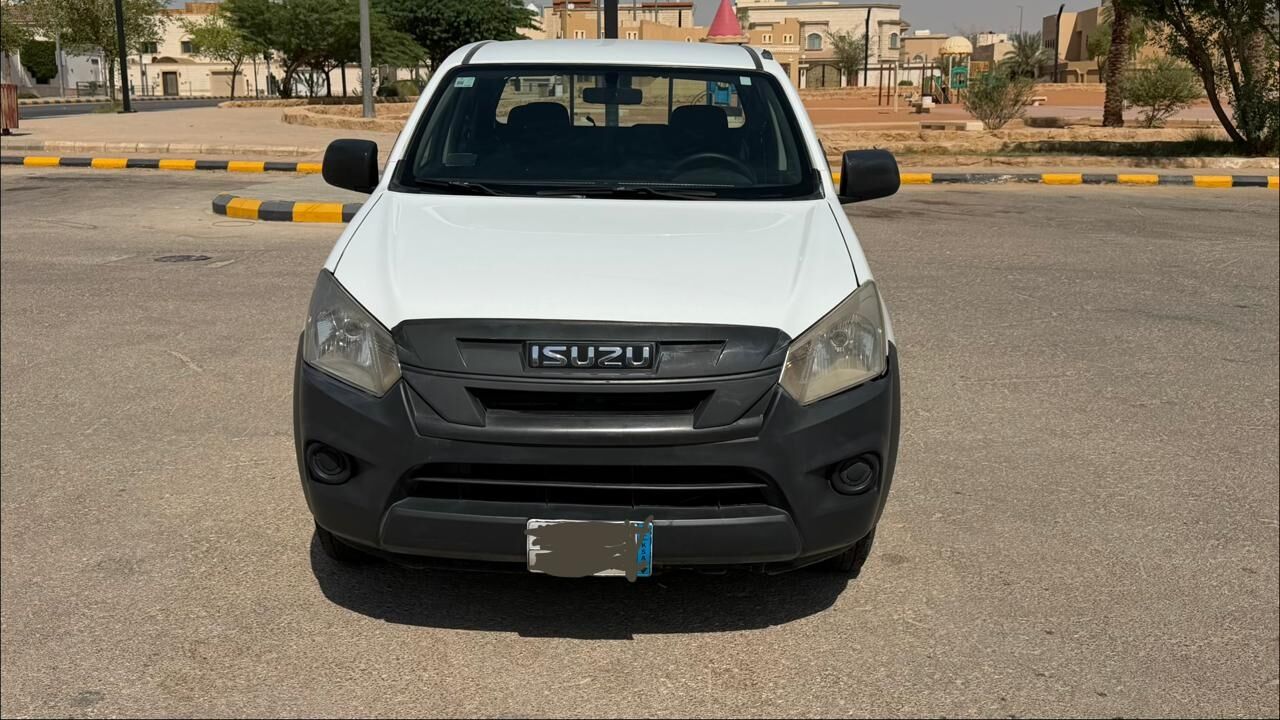 Riyadh, Vehicles, Cars & Trucks , SAR 49000,  Isuzu D-MAX,  2022,  Automatic,  140000 KM,   2-Cab