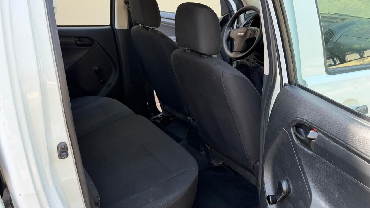 Riyadh, Vehicles, Cars & Trucks , SAR 49000,  Isuzu D-MAX,  2022,  Automatic,  140000 KM,   2-Cab