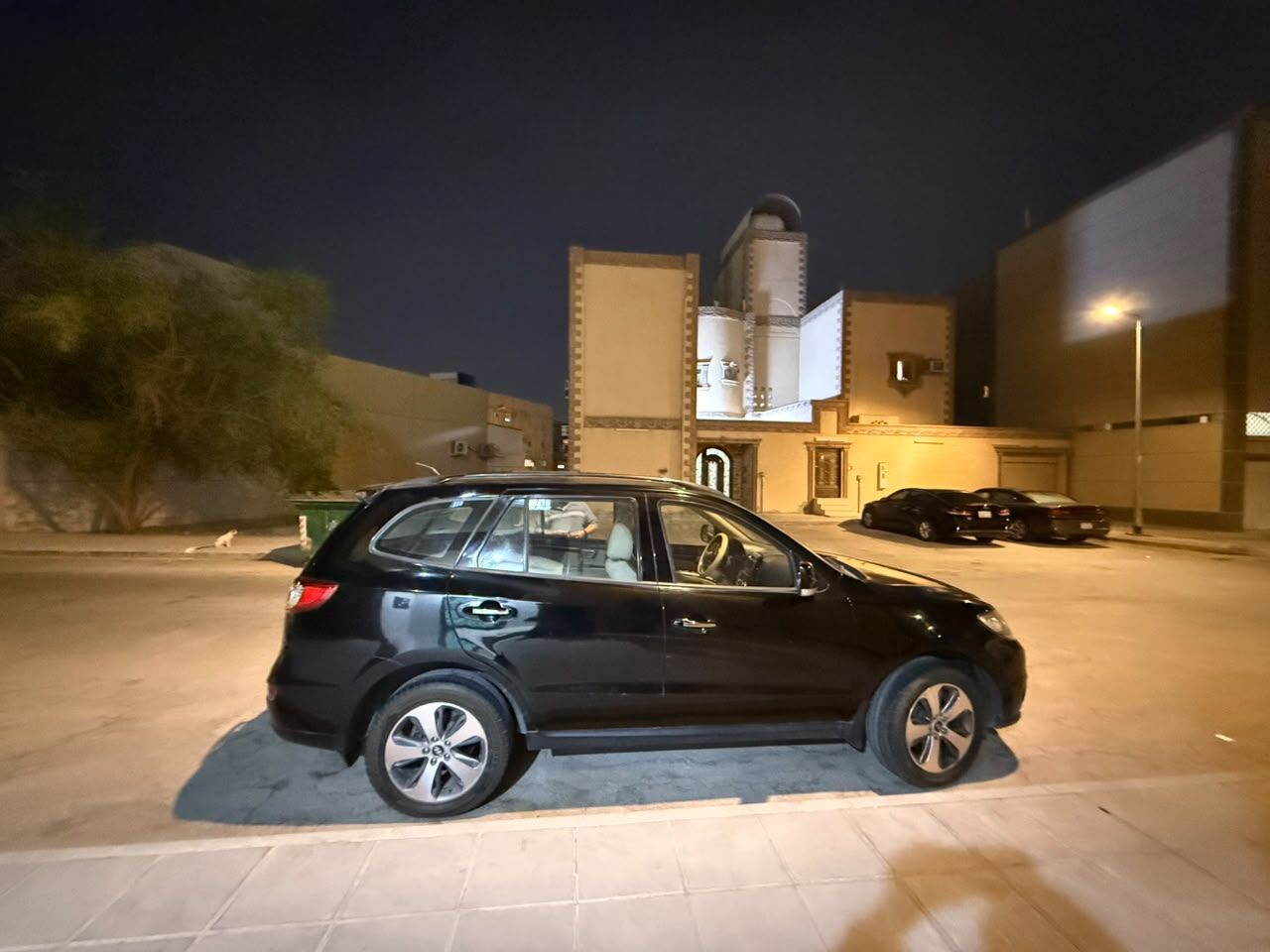 Al Iskan, Vehicles, Cars & Trucks , SAR 2600,  Hyundai Santa Fe,  2012,  Automatic,  299342 KM,   3500 CC Four-wheel Drive Of Model  Is For Sale,
