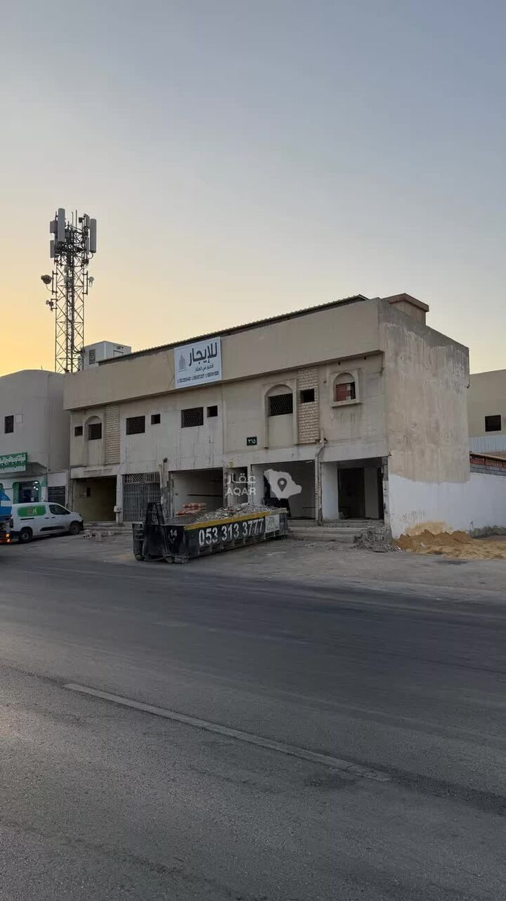 Riyadh, Housing Exchanges, SAR 300000/year,  محل للإيجار في شارع المدينه المنوره, حي 