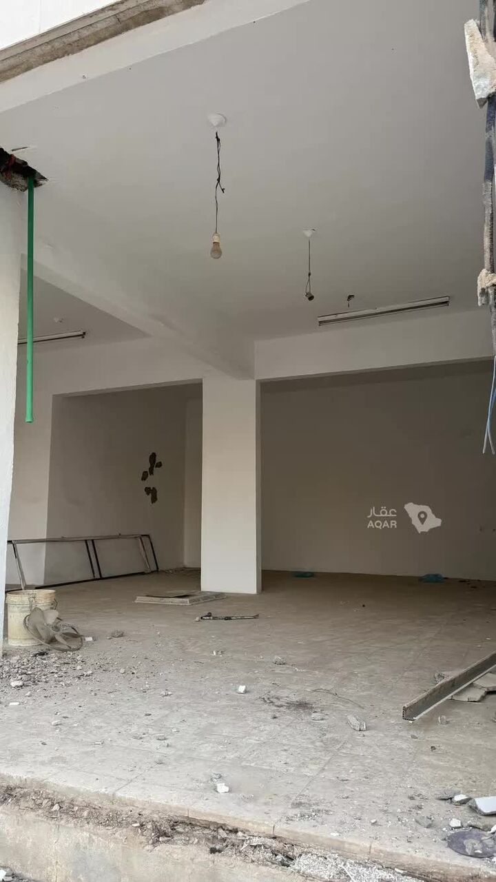 Riyadh, Housing Exchanges, SAR 300000/year,  محل للإيجار في شارع المدينه المنوره, حي 