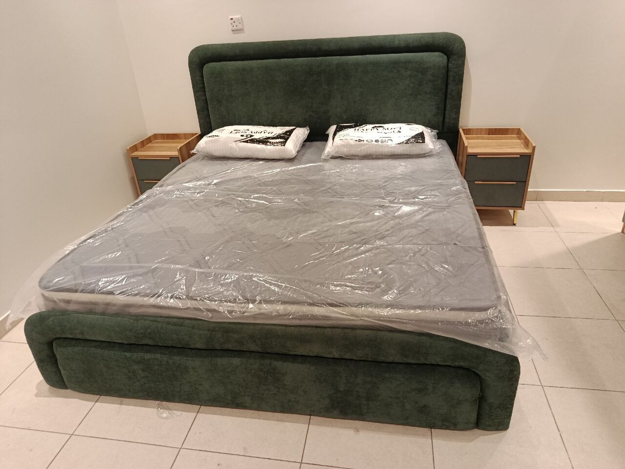 Jeddah, Furniture, SAR 1,  New Complete Bedroom Set For Sale