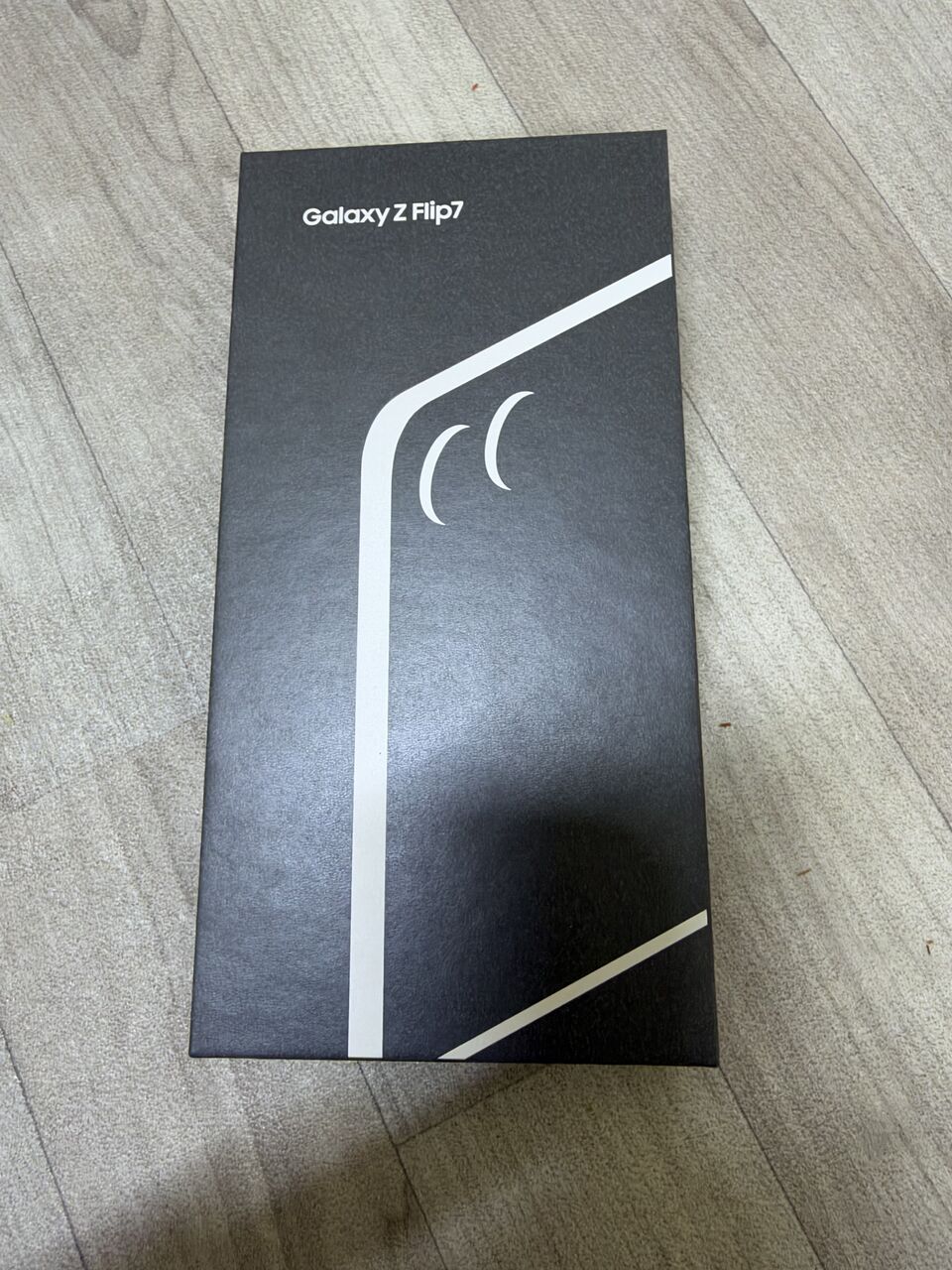 Jubail, Mobile Phones, SAR 2400,  SAMSUNG FLIP 7