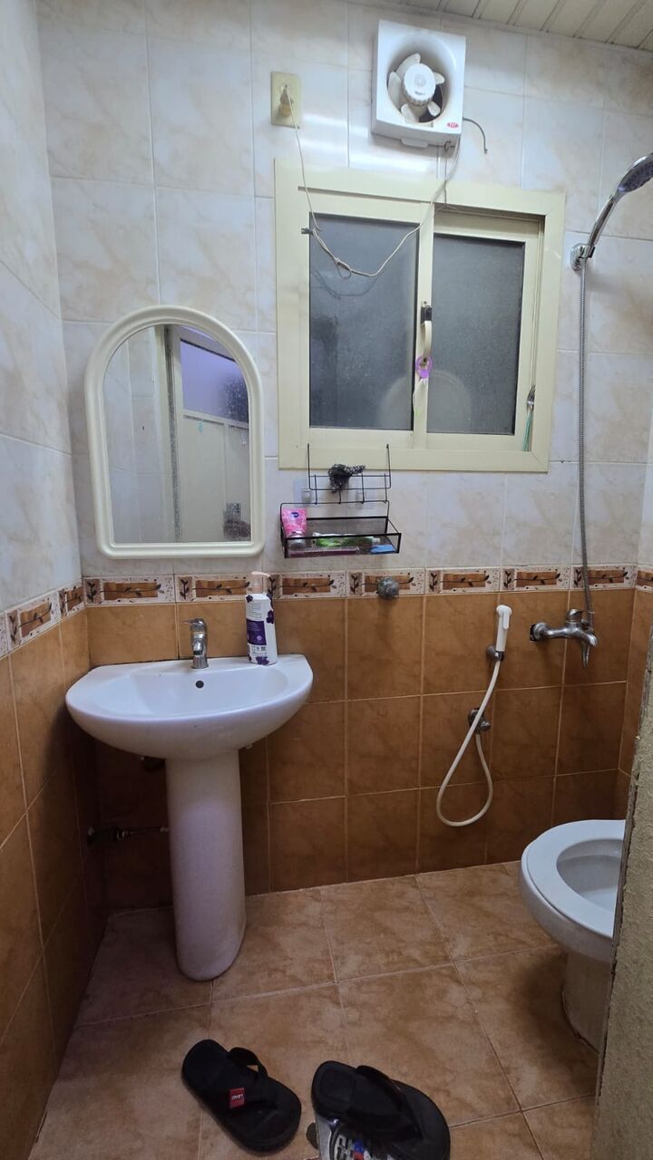 Jubail, Rooms for Rent, 950/Month- Semi-Furnished 1BR W/ Toilet Available For Single Executive Bachelor.