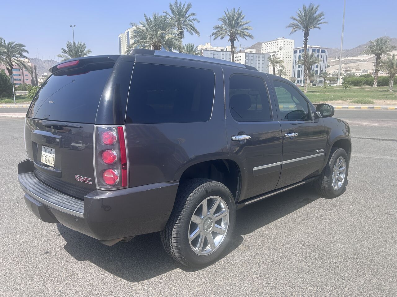 Jeddah, Vehicles, Cars & Trucks , SAR 42000,  GMC Yukon Denali,  2011,  Automatic,  456000 KM,  Excellent Condition