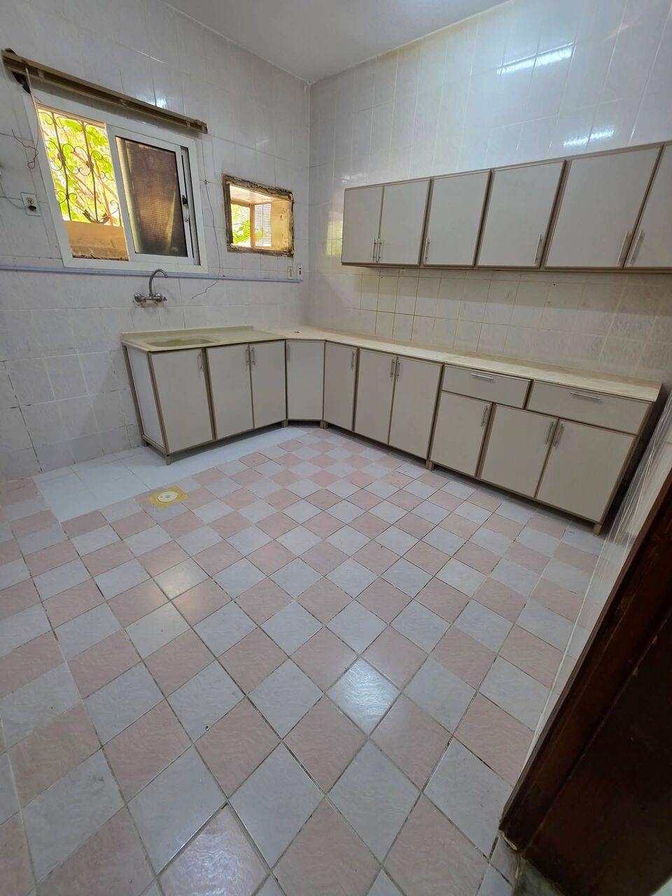 Khobar, Apartments, Flats, Houses & Villas, 3 BR,  3-BEDROOM FAMILY APARTMENT FOR RENT &ndash; SAR 21,600 &ndash; WATER INCLUDED