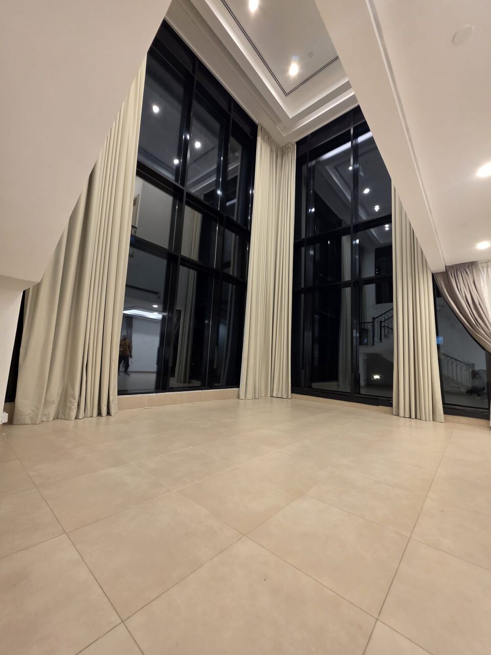Salmiya, Apartments, Flats, Houses & Villas, KWD 1400/month,  3 BR,  For Rent In Salmiya: A Duplex Penthouse With Super Deluxe Finishes