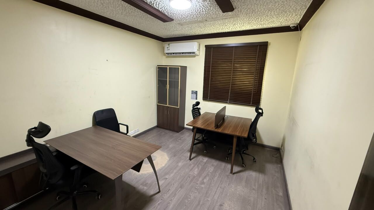 Al Malaz, Offices, SAR 27500,  Al Malaz: Dedicated Furnished Office Room | SAR 27,500/Year