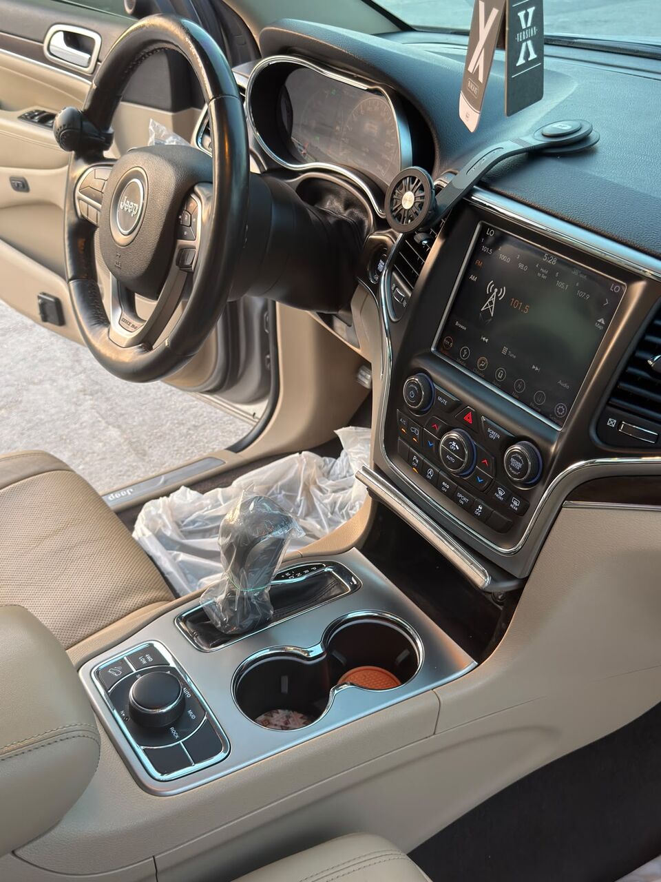 Riyadh, Vehicles, Cars & Trucks , SAR 62000,  Jeep Grand Cherokee Limited,  2018,  Automatic,  219000 KM,  For Sale