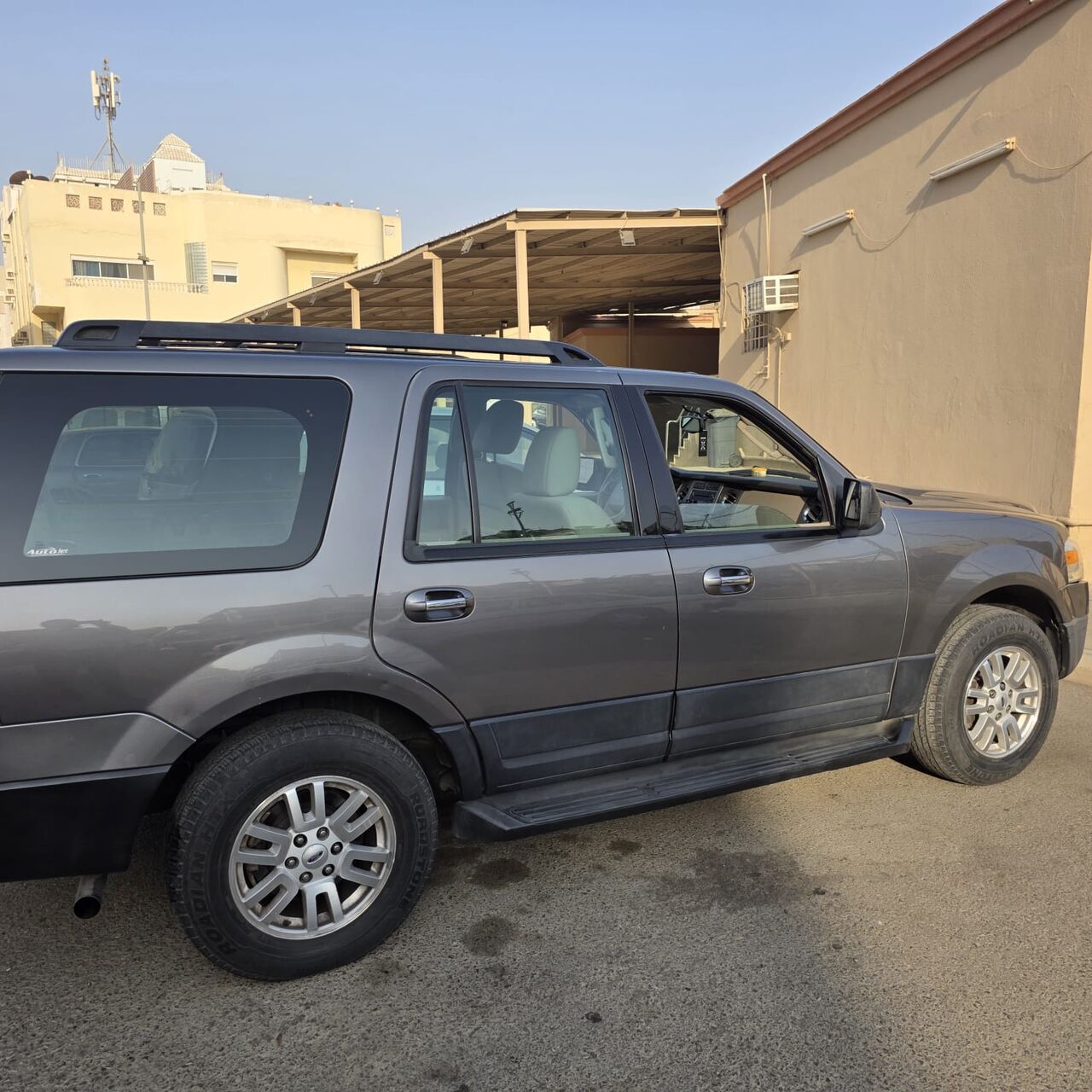 Jeddah, Vehicles, Cars & Trucks , SAR 33000,  Ford Expedition,  2014,  305000 KM,    - In Very Good Condition.