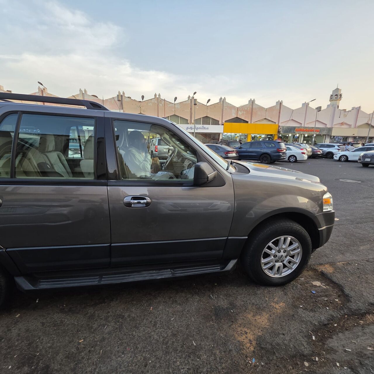 Jeddah, Vehicles, Cars & Trucks , SAR 33000,  Ford Expedition,  2014,  305000 KM,    - In Very Good Condition.