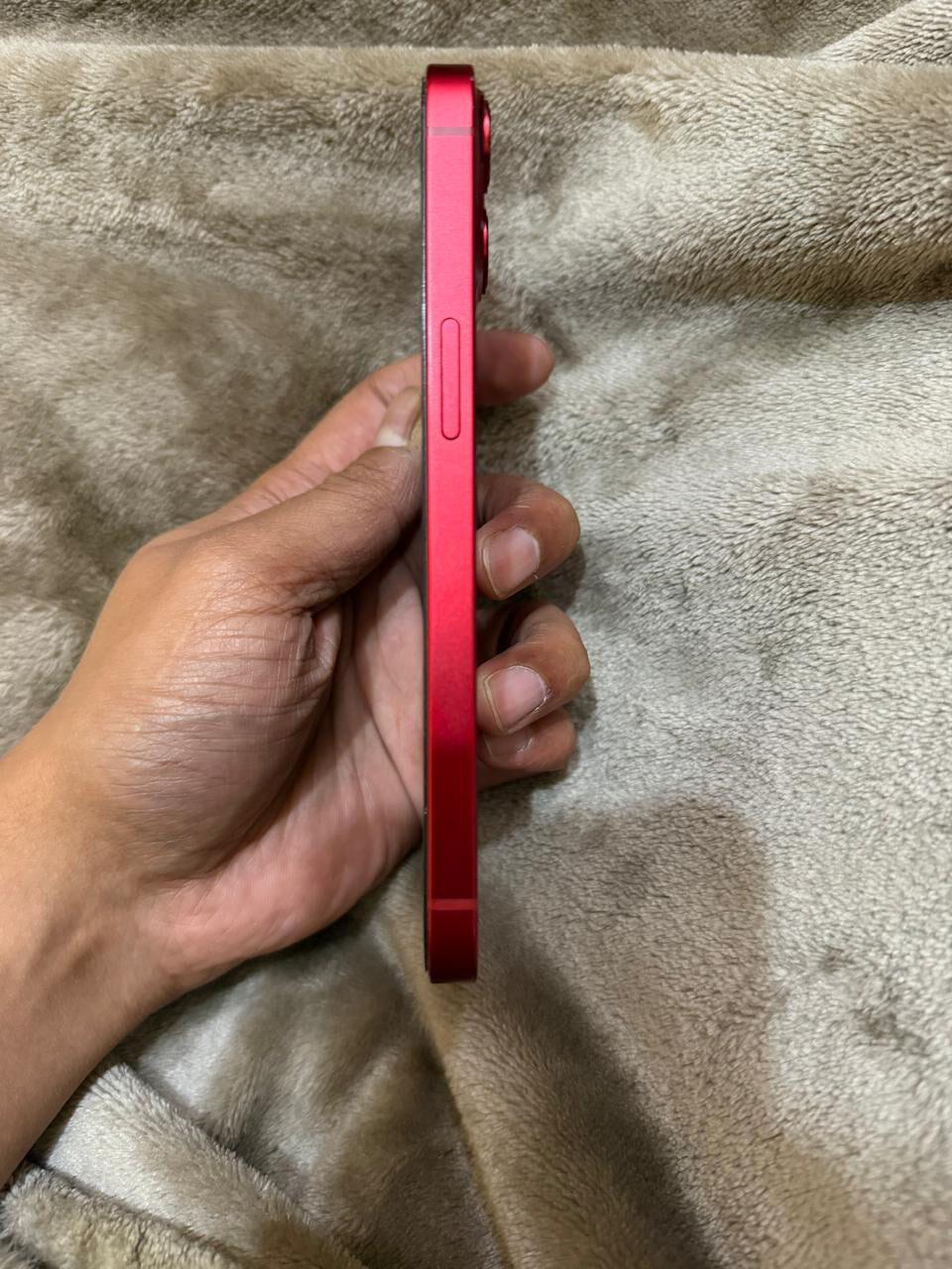 Riyadh, Mobile Phones, SAR 1800,  I Am Going To Sell My Iphone 13 128gb, Without A Single Scratch Its Red Color