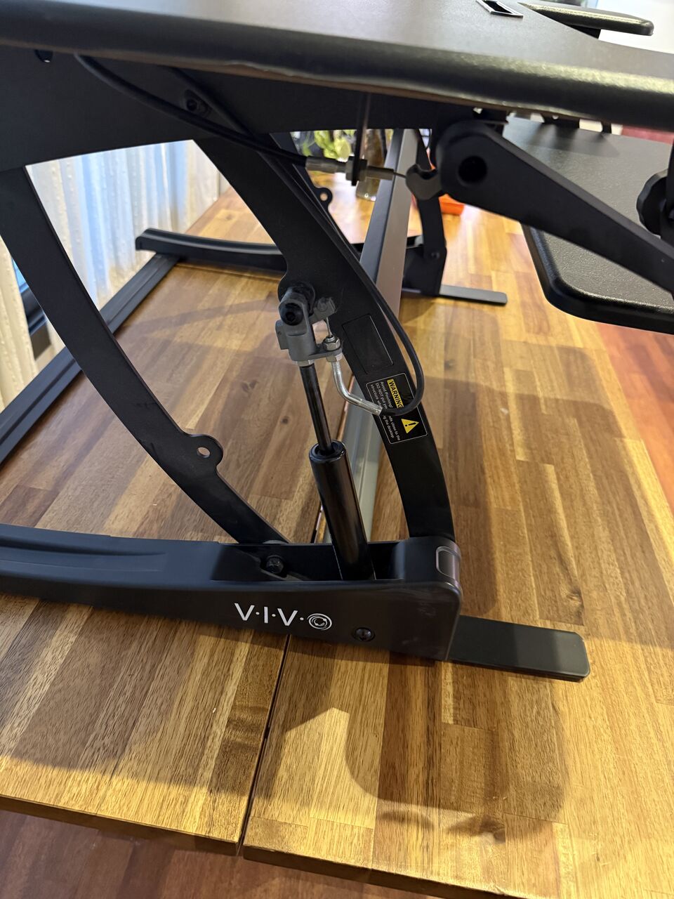 Khobar, Computers, SAR 350,  VIVO Height Adjustable 42 Inch Stand Up Desk Converter, Quick Sit To Stand Tabletop Dual
