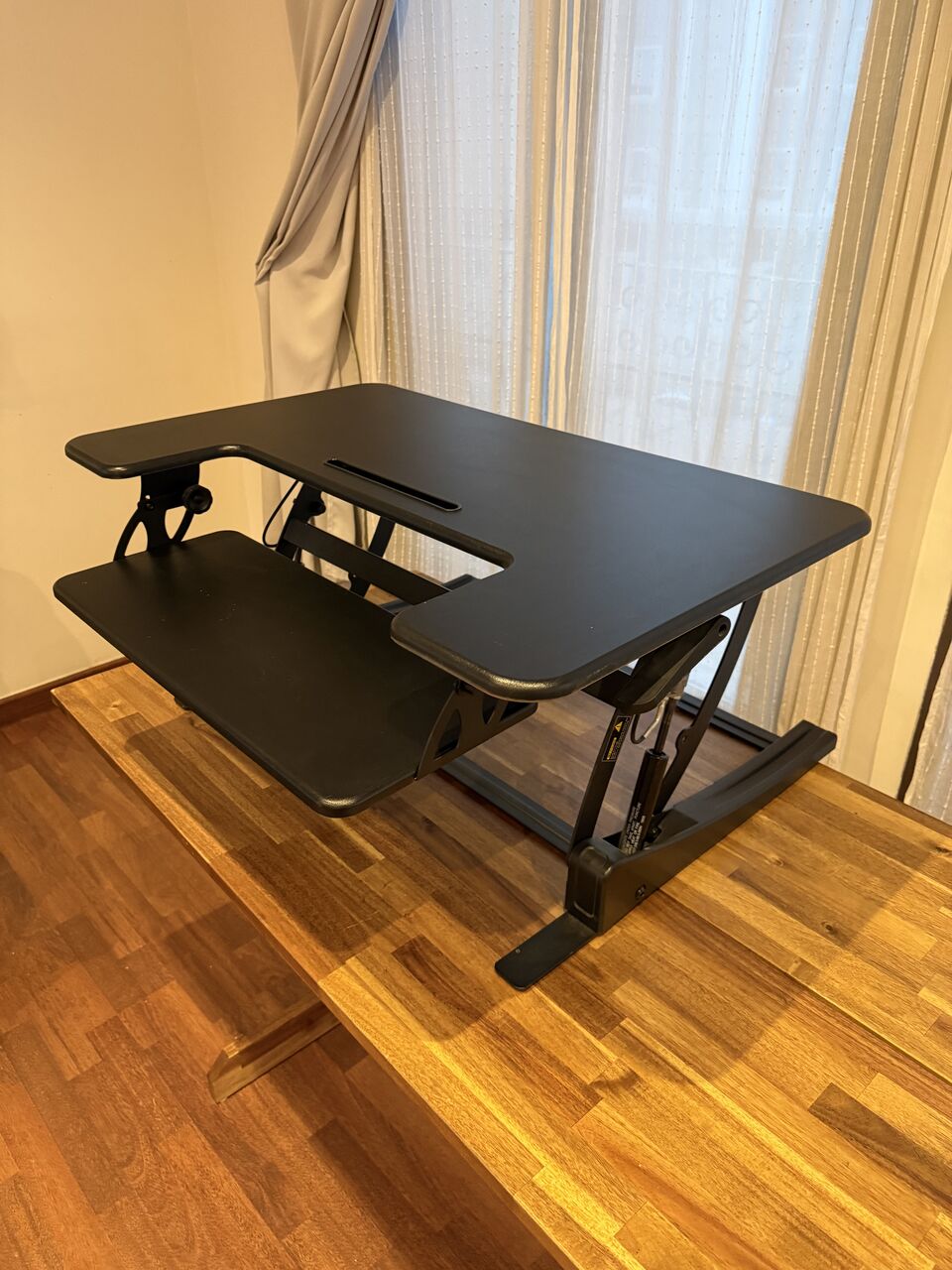Khobar, Computers, SAR 350,  VIVO Height Adjustable 42 Inch Stand Up Desk Converter, Quick Sit To Stand Tabletop Dual