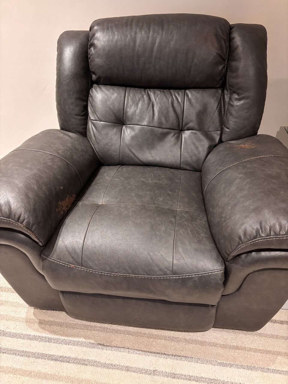 Al Khuzama, Furniture, SAR 750,  Homebox Recliner