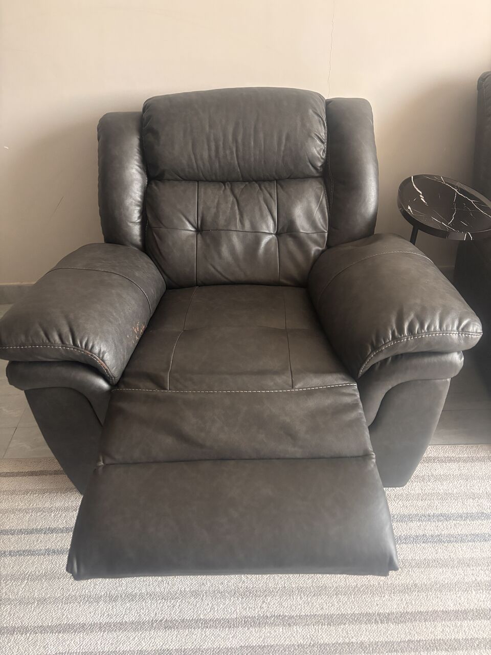 Al Khuzama, Furniture, SAR 750,  Homebox Recliner