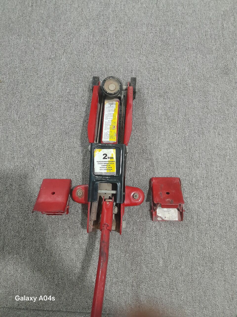 Dammam, Auto Parts, SAR 115,  Hydraulic Jack For Sale Very Good Condition 2tons