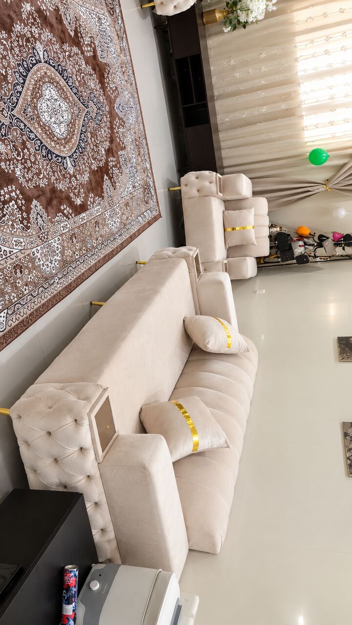 Riyadh, Furniture, SAR 1300,  Elegant 11-Seater Sofa For Sale