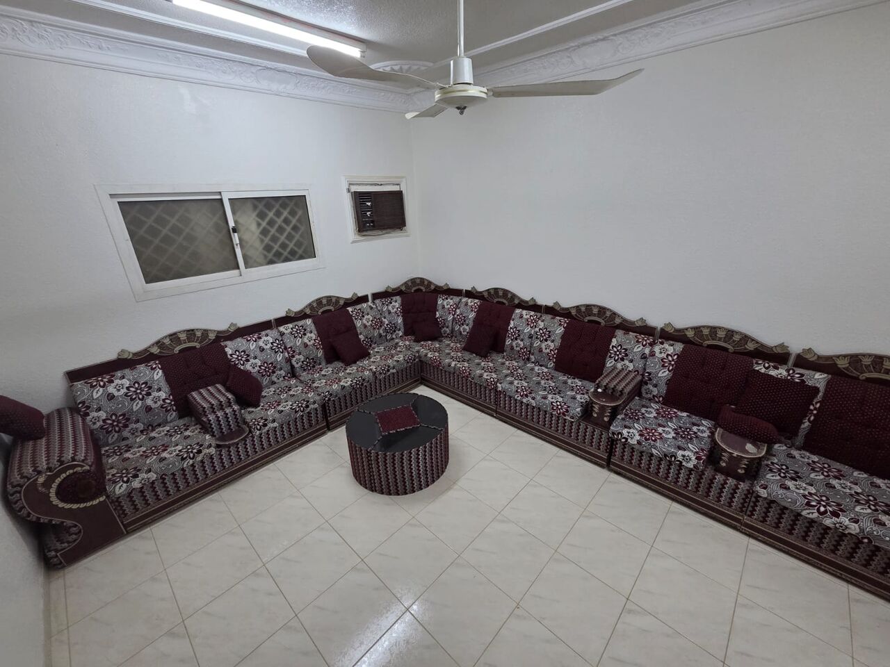 Riyadh, Furniture, SAR 450,  Sofa For Sale, 9 Seater, Comfortable