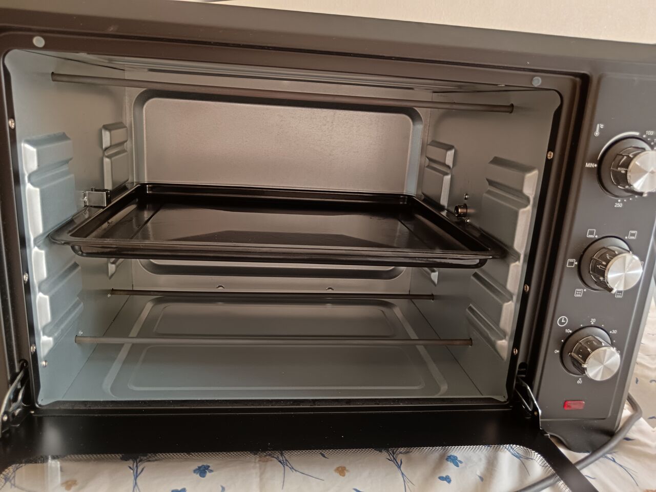 Riyadh, Household Items, SAR 225,  Geepas Electric Oven 42 Liters