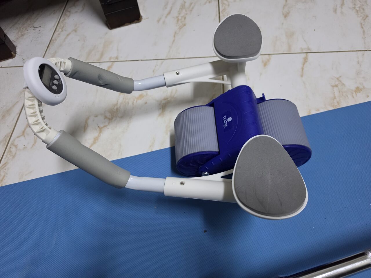 Jubail, Sporting Goods, SAR 200,  Urgent Sale; 33.5 Kg Weight, Barbell, Yoga Mat