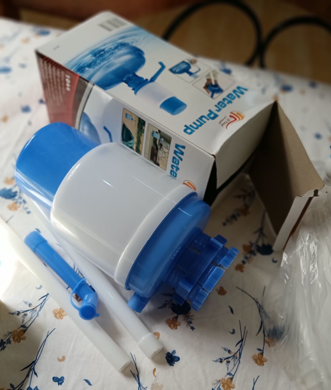 Riyadh, Household Items, SAR 90,  Manual Water Dispenser, Automatic Air Freshener Dispenser, Water Pump And Wooden Corner