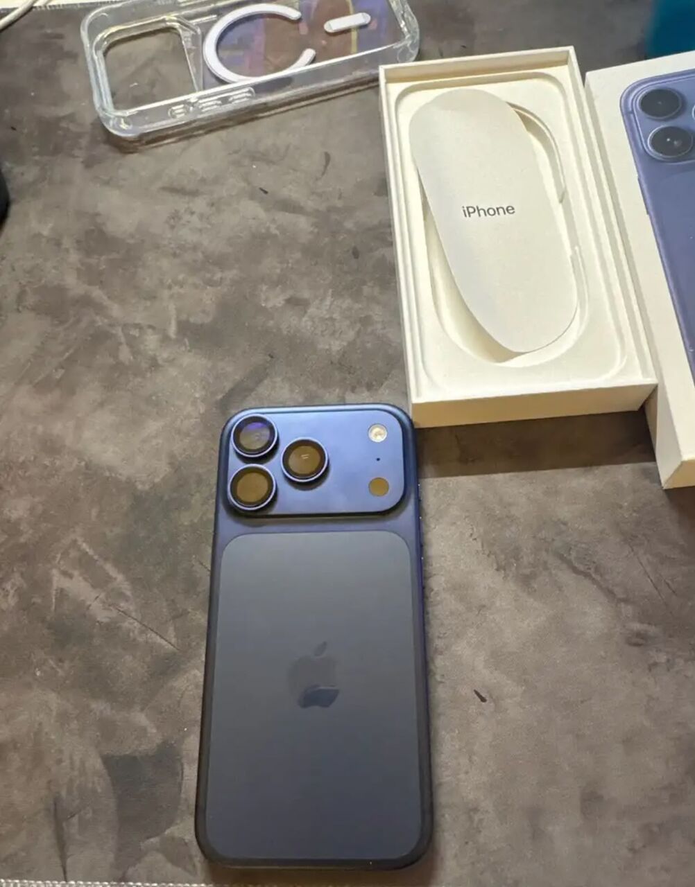 Riyadh, Mobile Phones, SAR 3700,  Iphone 17 Pro 265 Gb 93 Battery Capacity Blue