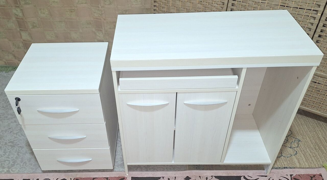 Riyadh, Household Items, SAR 185,  Table Desk And Drawer Unit