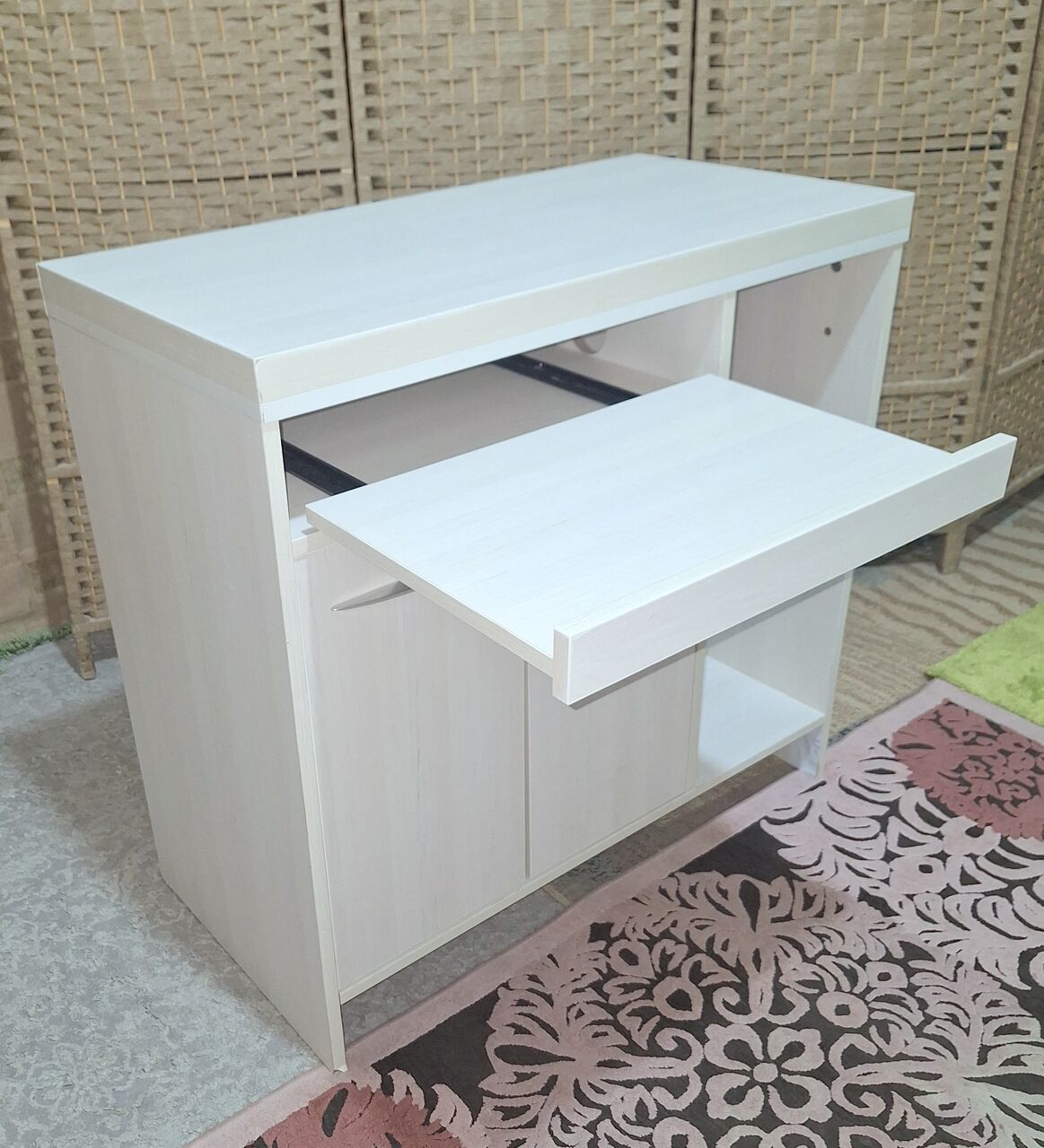 Riyadh, Furniture, SAR 185,  Table Desk And Drawer Unit.