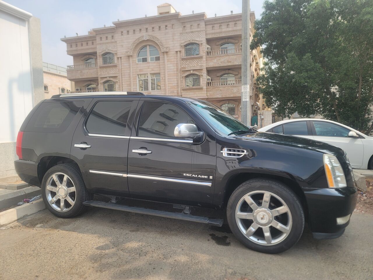 Jeddah, Vehicles, Cars & Trucks , SAR 27000,  Cadillac Escalade,  2009,  Automatic,  301621 KM,