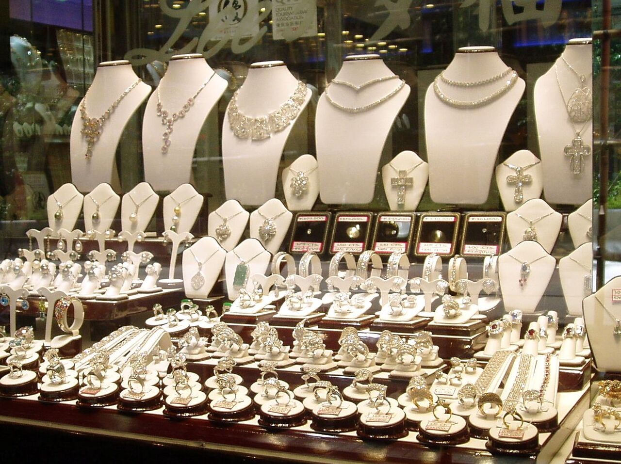 Ahmedabad, Jewelry, Lab Grown CVD Diamond Jewellery Store In Dubai