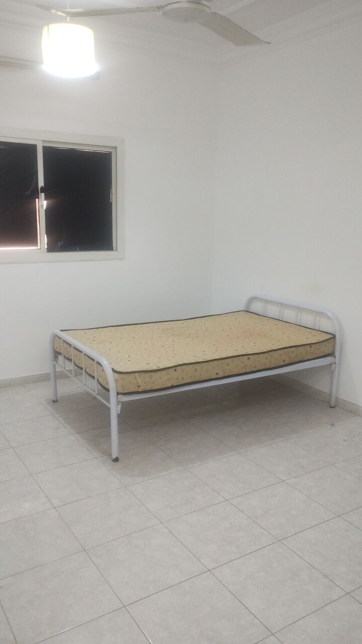 Al Safa, Rooms for Rent, SAR 1200/month,  Furnished,  SR1200/per Month A Semi Furnished Single Room Is Available For Rent In A Family Apartment.