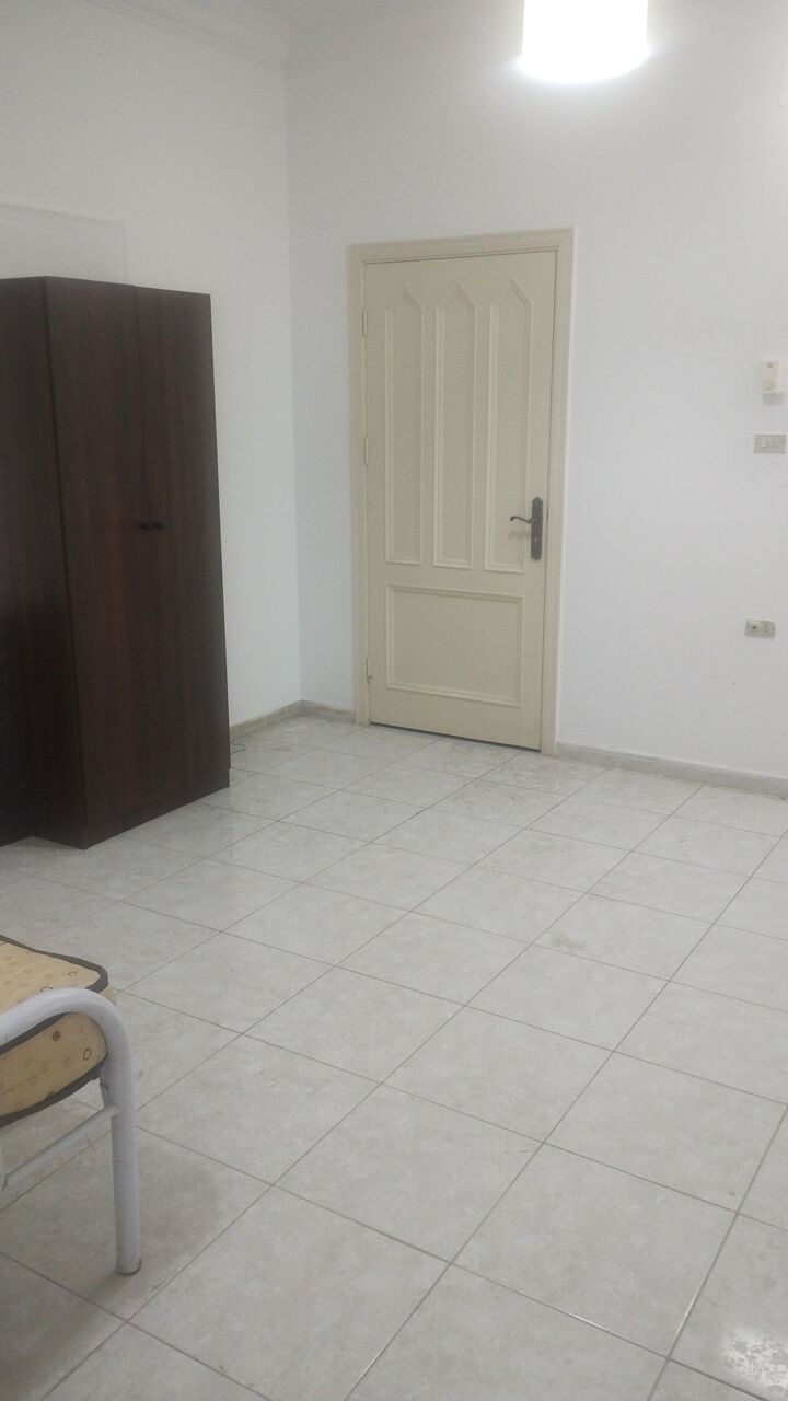 Al Safa, Rooms for Rent, SAR 1200/month,  Furnished,  SR1200/per Month A Semi Furnished Single Room Is Available For Rent In A Family Apartment.