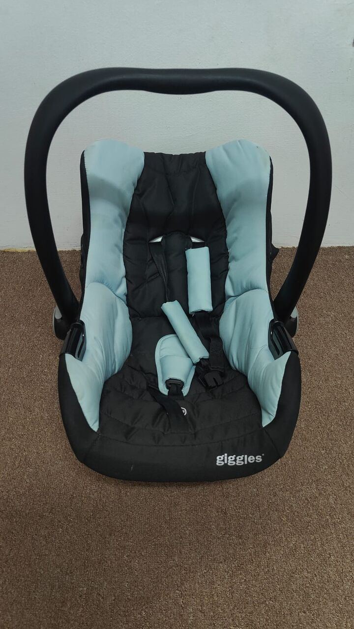 Riyadh, Baby & Kid Stuff, SAR 150,  Giggles Baby Car Seat / Carrier &ndash; Light Blue/Mint &ndash; Gently Used