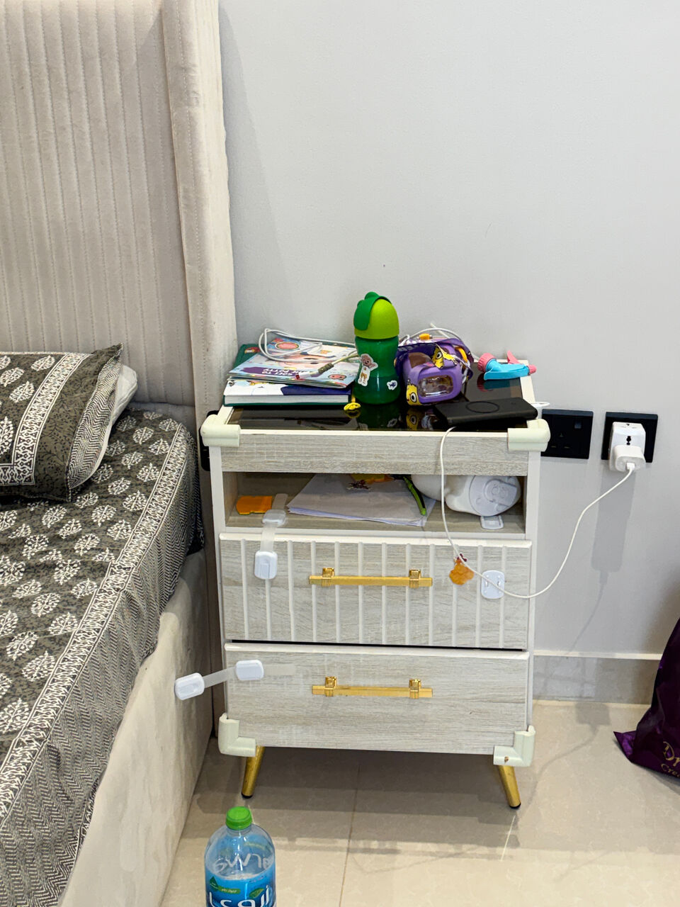 Al Yasmin, Furniture, SAR 1500,  King Size Bed With Side Tables And Homebox Matress With Cover