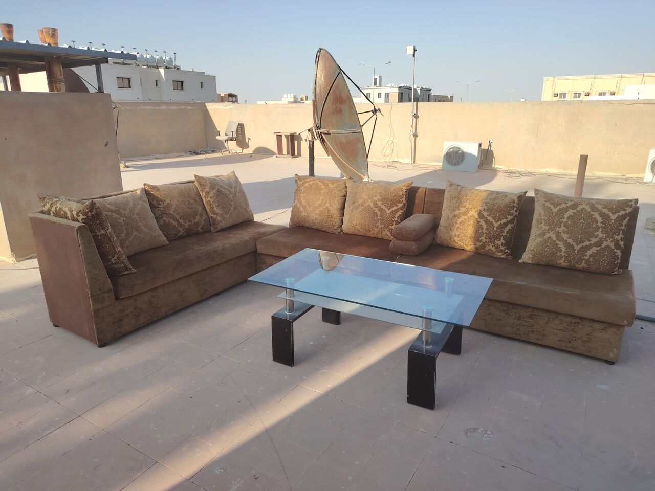 Riyadh, Furniture, FREE SOFA SET WITH TABLE
