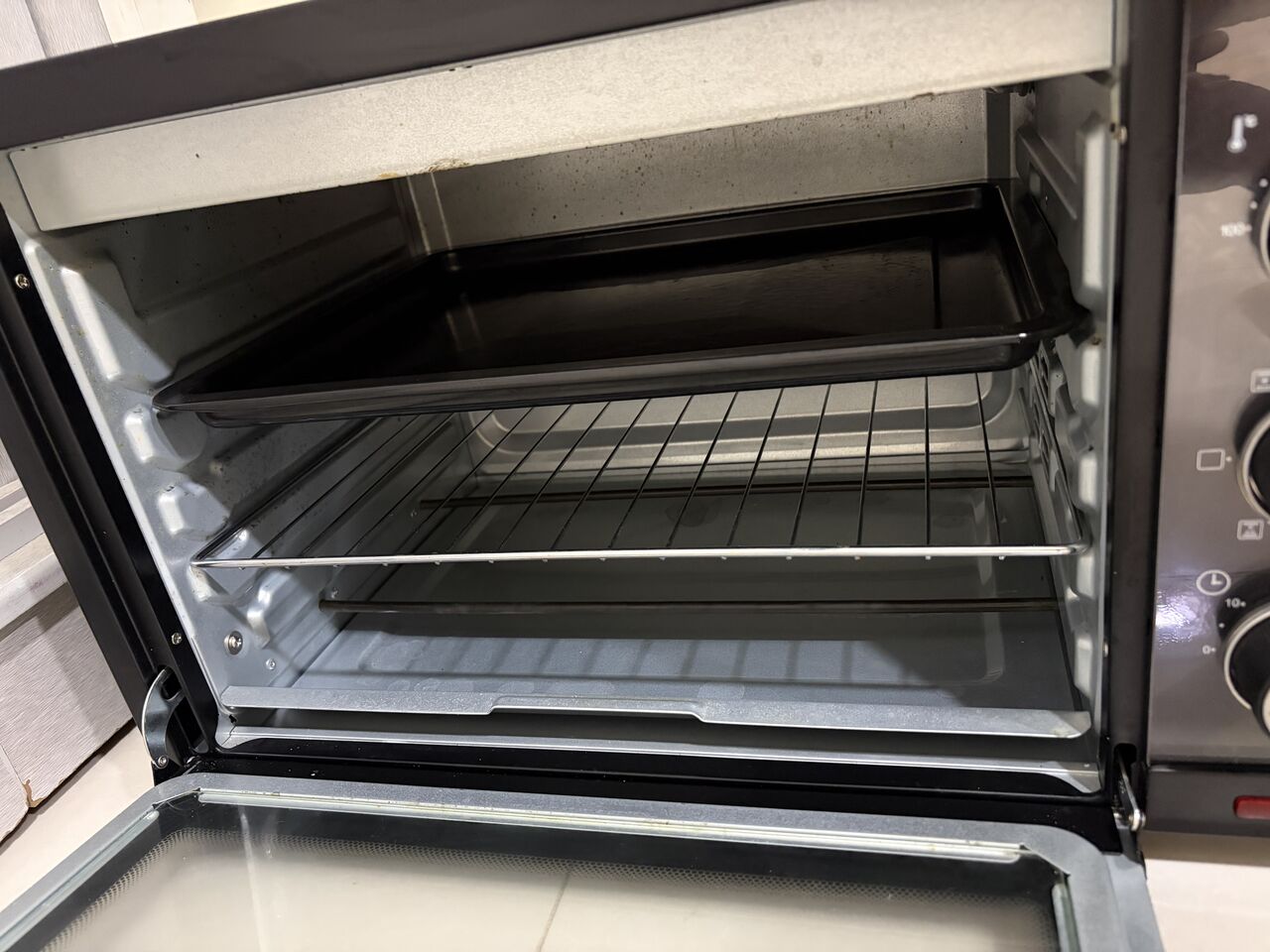 Al Wizarat, Appliances, SAR 120,  OVEN AVAILABLE FOR REASONABLE PRICE
