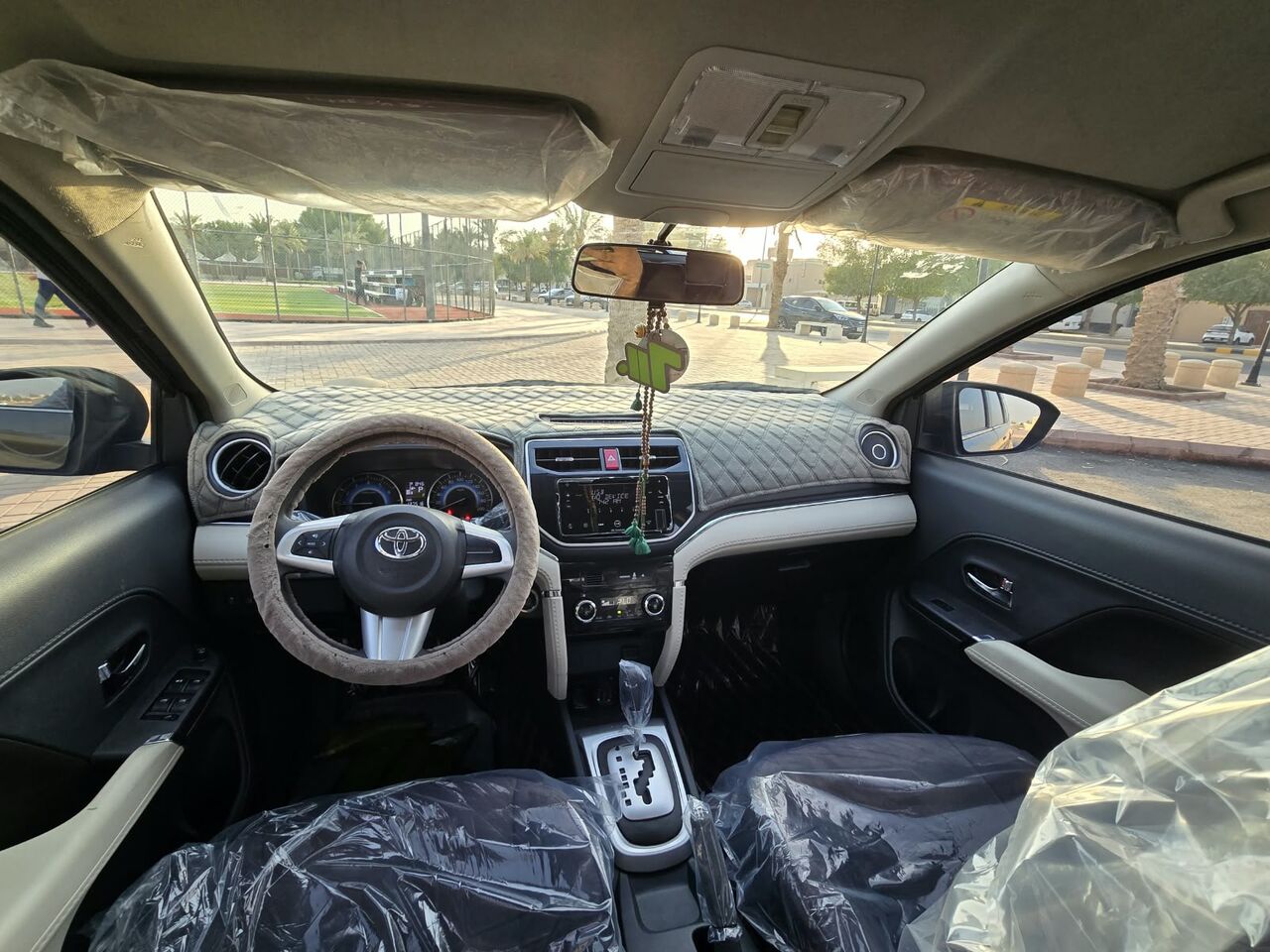 Riyadh, Vehicles, Cars & Trucks , SAR 45000,  Toyota Rush,  2023,  Automatic,  137000 KM,