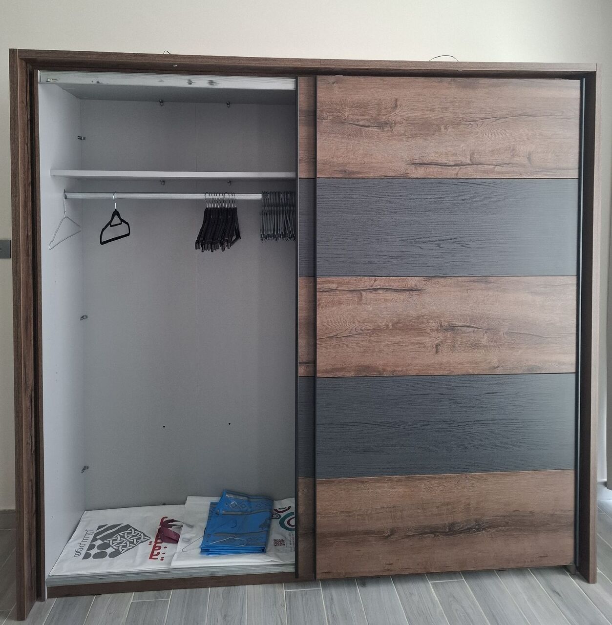 Al Sulaymaniyyah, Furniture, SAR 1000,  Bedroom Cabinet